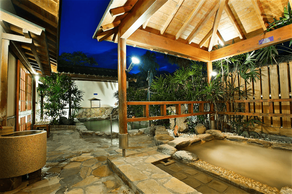 午後抵達台東知本，在知本老爺酒店泡進溫泉與山色交織的靜靜假期