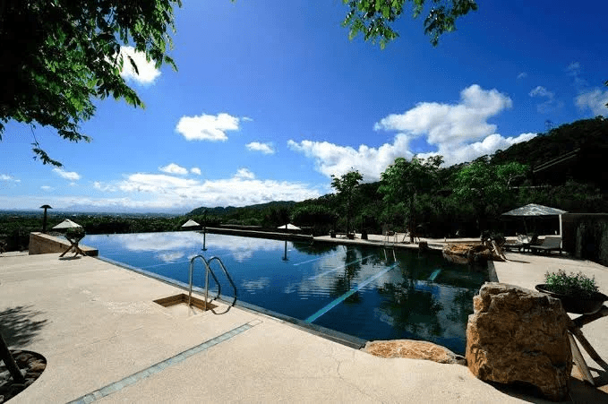 把行李放下、把身體交給熱水，這趟溫泉飯店旅程正好為假期留白