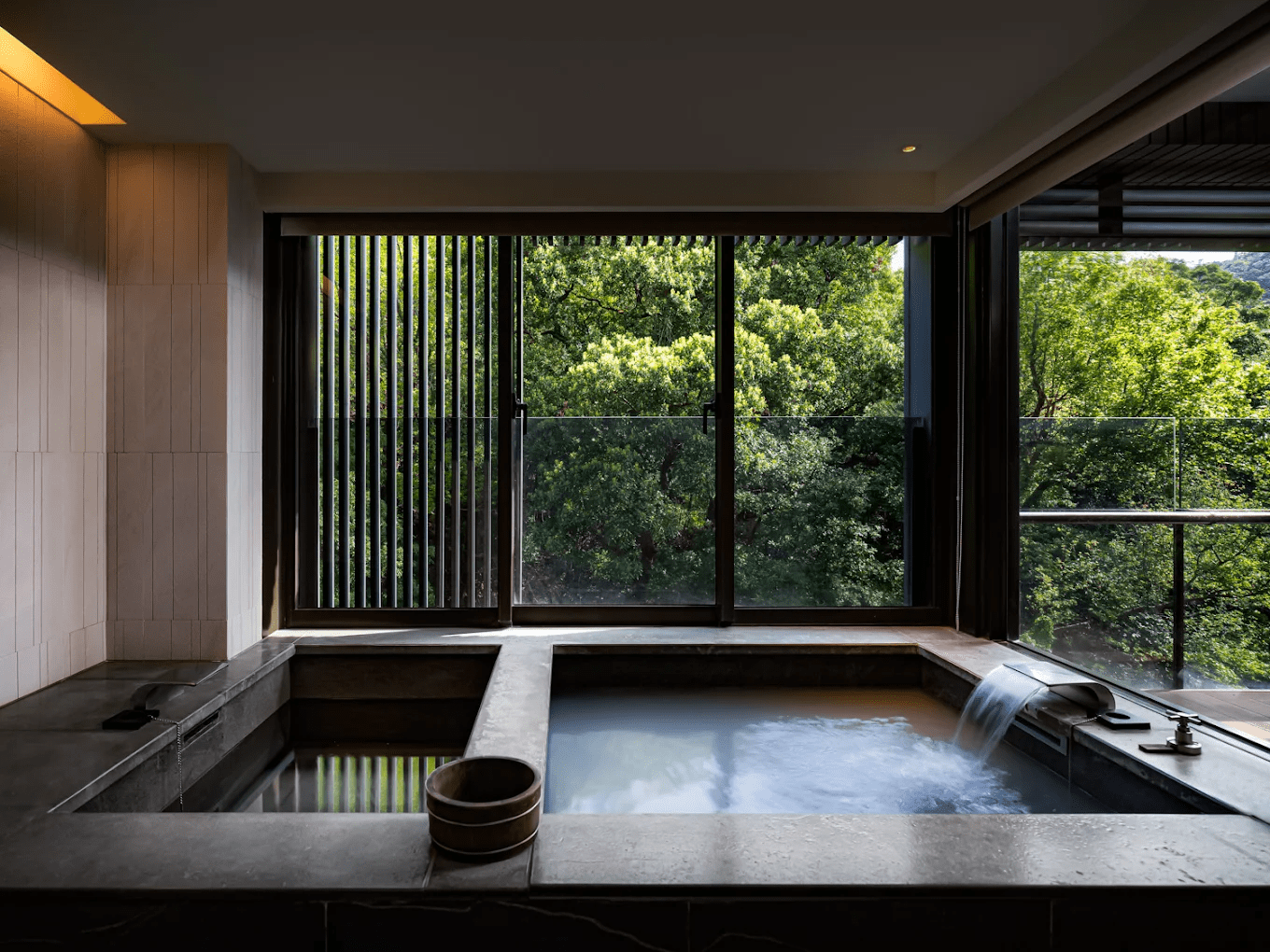 把行李放下、把身體交給熱水，這趟溫泉飯店旅程正好為假期留白