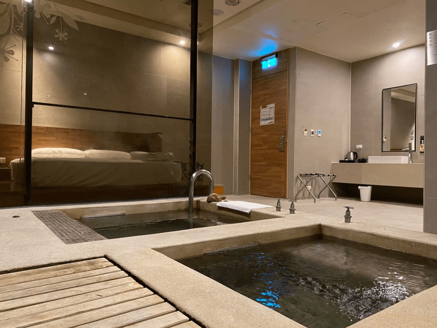 想泡湯又不想遠行時，台中大坑的日光溫泉會館正好接住這個想放鬆的週末