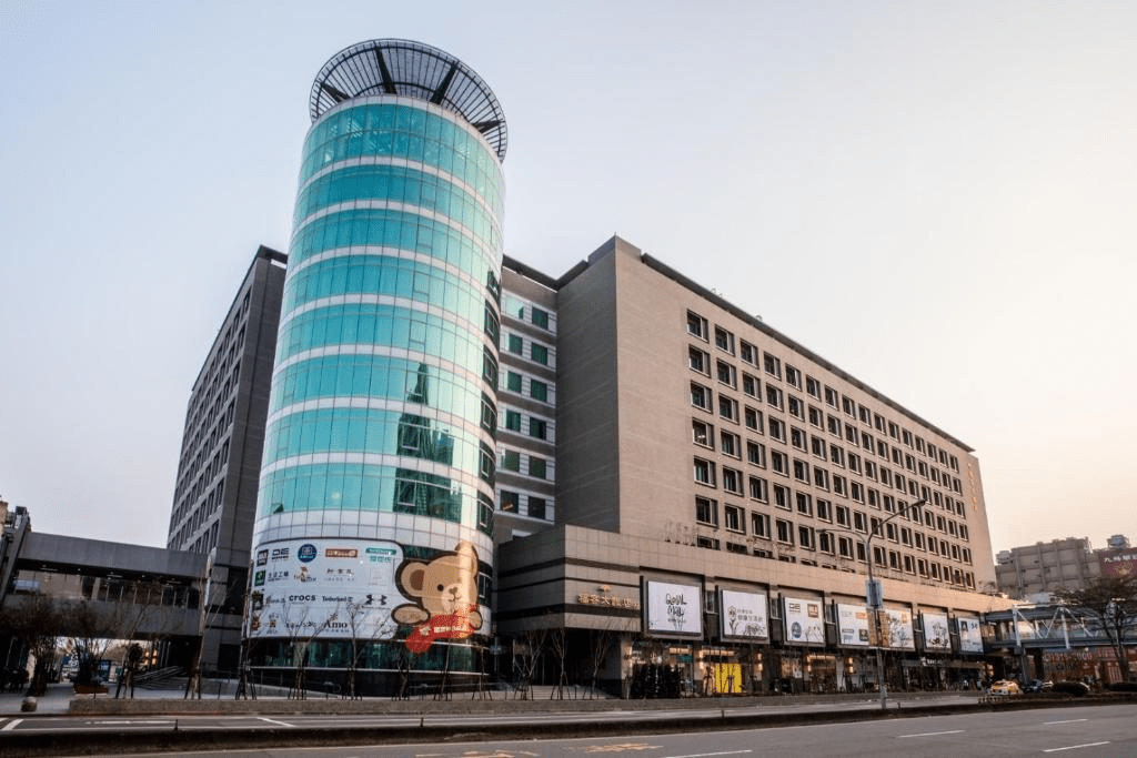 當旅程在台北轉彎、於淡水放慢，再在高雄靠岸，福容飯店成了城市之間的停泊點