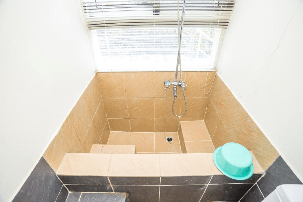 天色轉暗後留在日月潭，選一間溫泉住宿，讓湖景陪你度過安靜的一晚