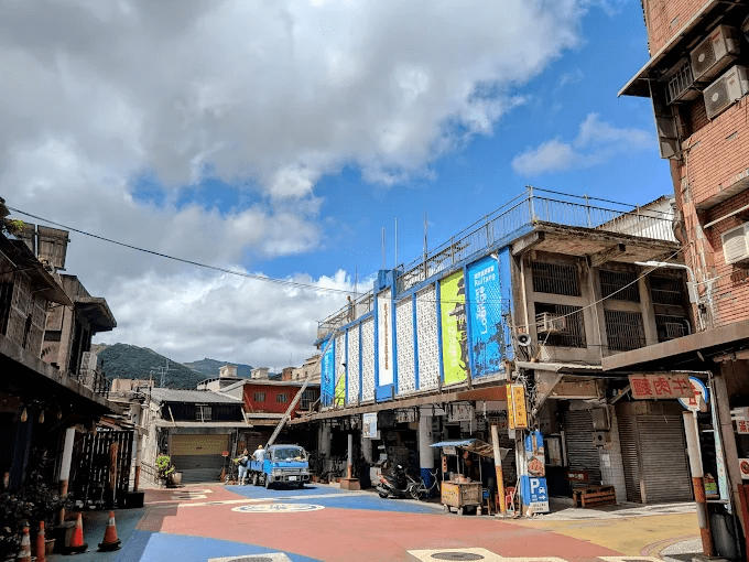 在瑞芳車站附近展開一天散步行程，老街生活感接上海岸步道的開闊風景