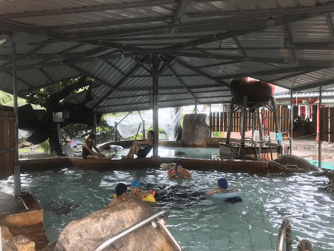 沿著南迴線慢慢停下腳步，在台東金崙溫泉泡進山海交會的午後時光