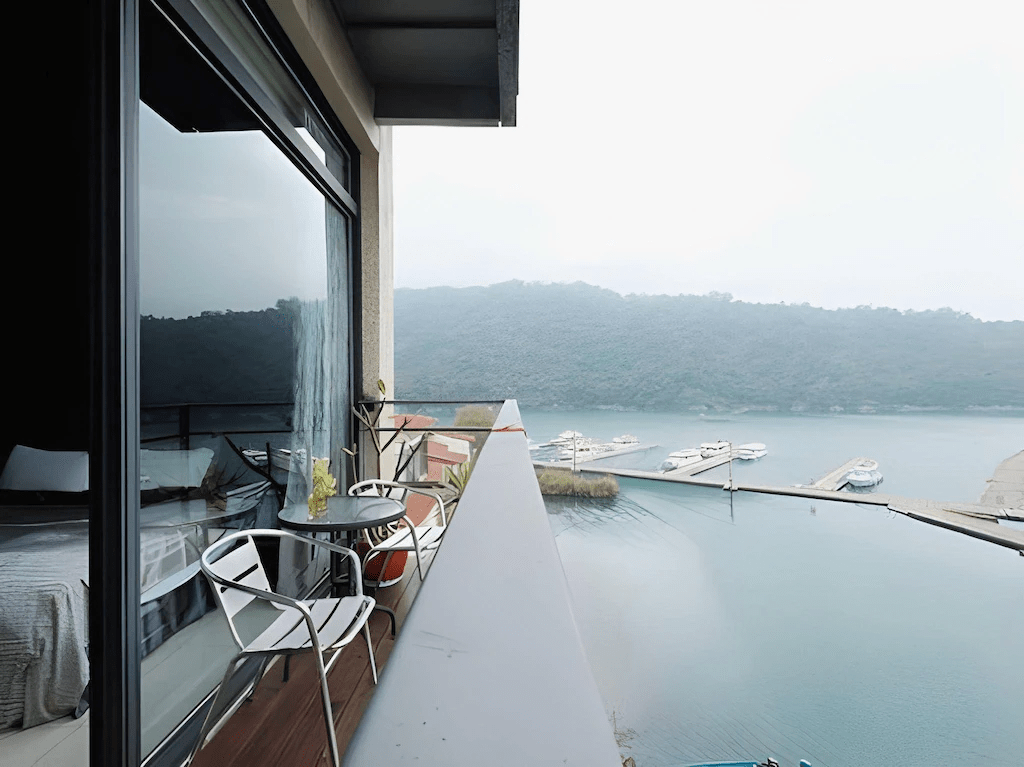 把行李放下、讓時間慢下來，在日月潭用這 5 個方向找到適合自己的湖畔住宿