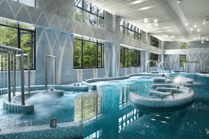 從城市轉進宜蘭住一晚，讓飯店成為你靠近湖景與溫泉的起點