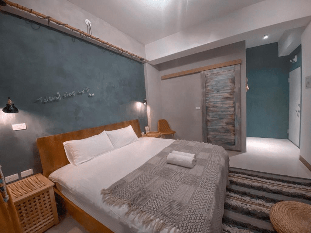 在台東放慢腳步的那天，從夜市與鐵花村之間找到安心落腳的住宿選擇