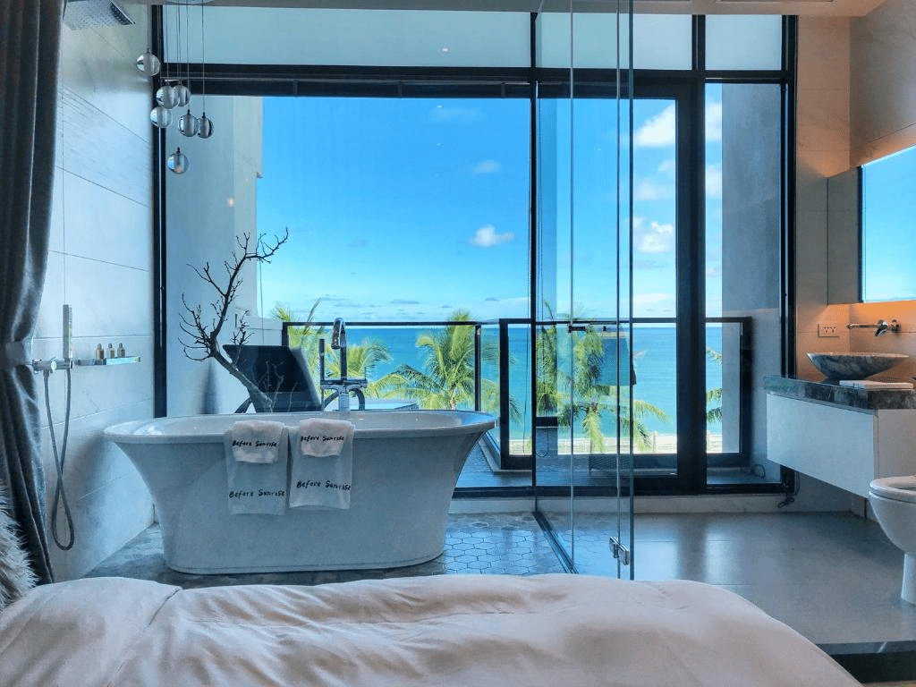 在花蓮把時間交給海，我只是坐著發呆，順便住進一間剛好的地方