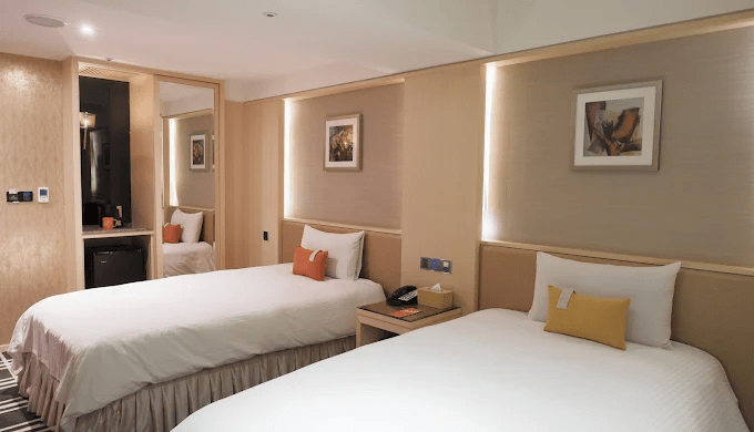 把行李放下後走進台中生活感，從交通便利的住宿開始感受城市溫度