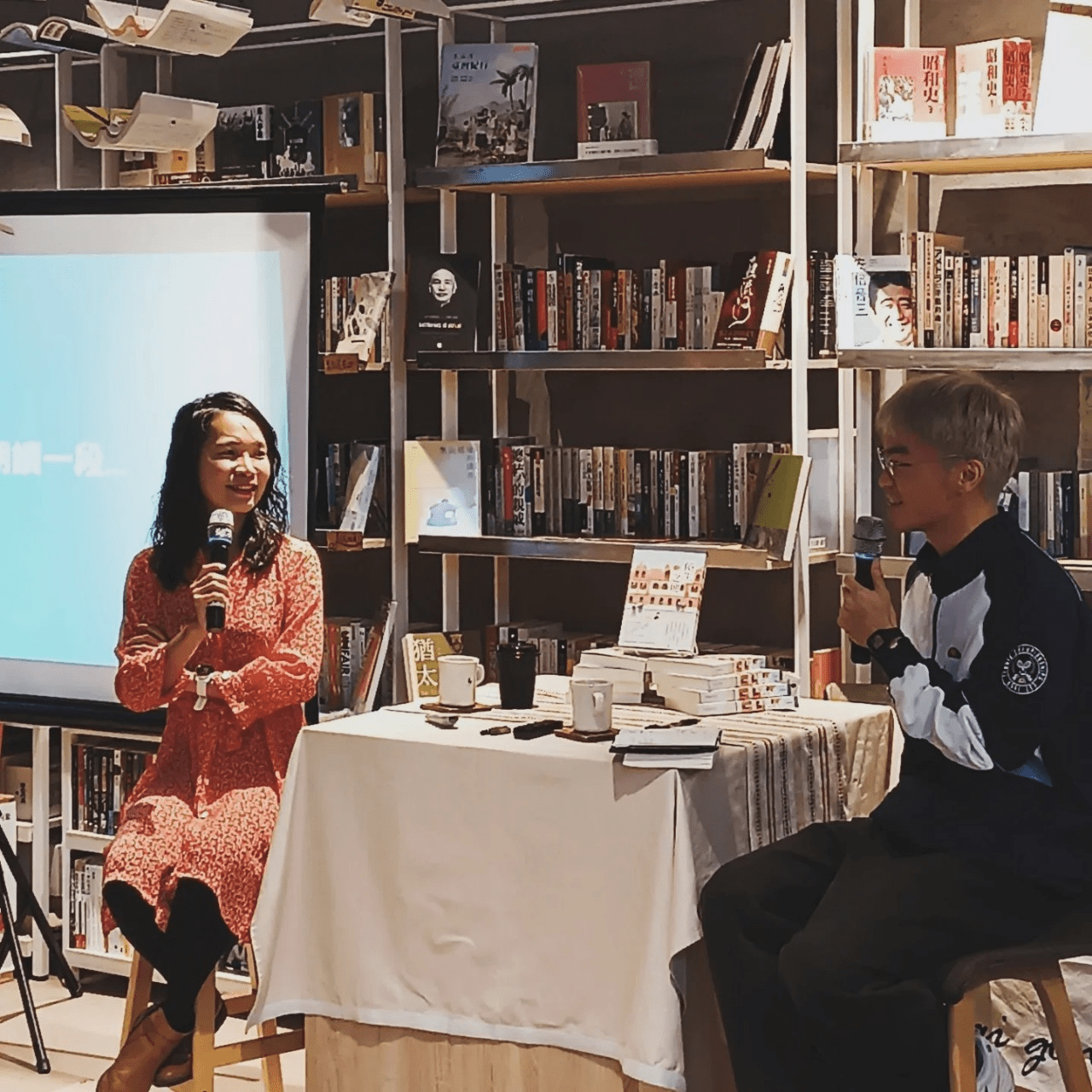 當城市開始變得喧鬧,我選擇走進台北華山的華山青鳥書店,把時間留給閱讀