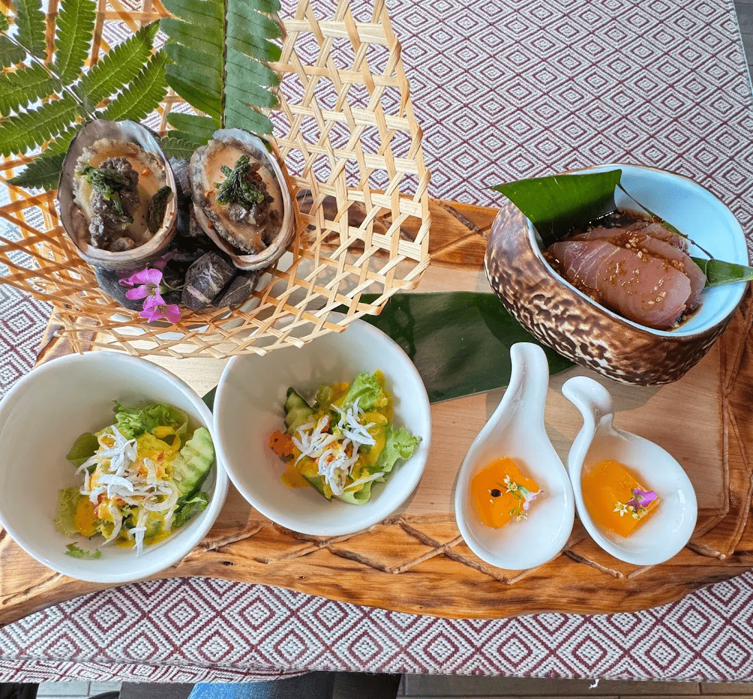 每一道無菜單料理都經過精心的色彩搭配與擺盤