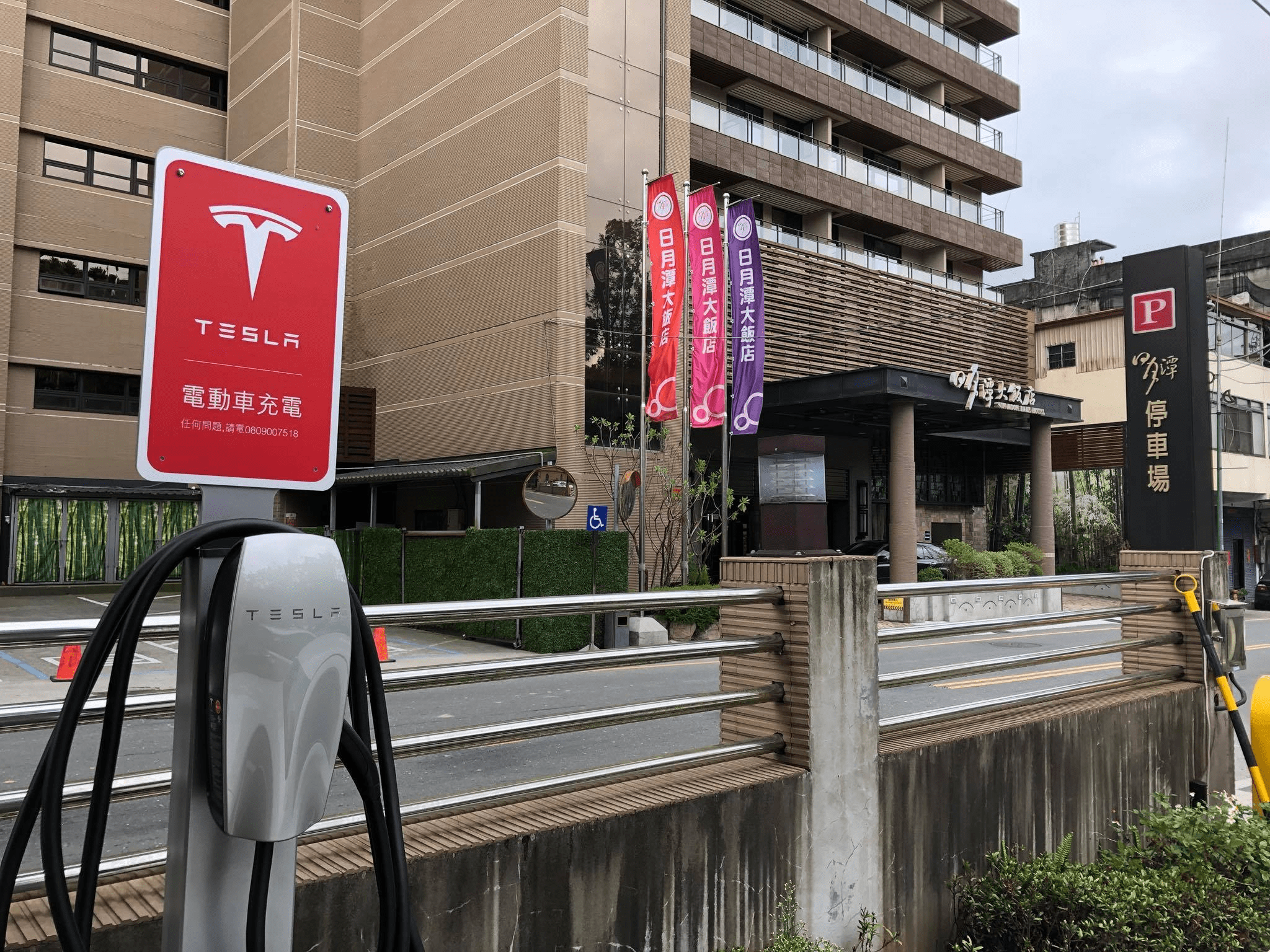 推開窗就是日月潭的藍，入住日月潭大飯店，讓湖景陪你走過一段慢旅行