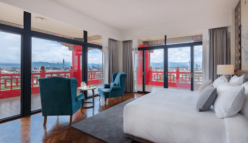 選一個不趕行程的日子走進圓山飯店，讓建築、密道與餐桌，把台北慢慢說給你聽