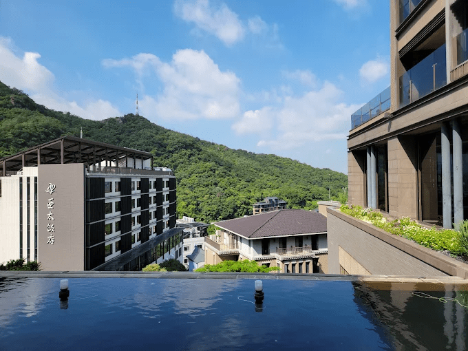 沿著捷運移動台北風景,住進設計感旅店與溫泉飯店交錯的一晚