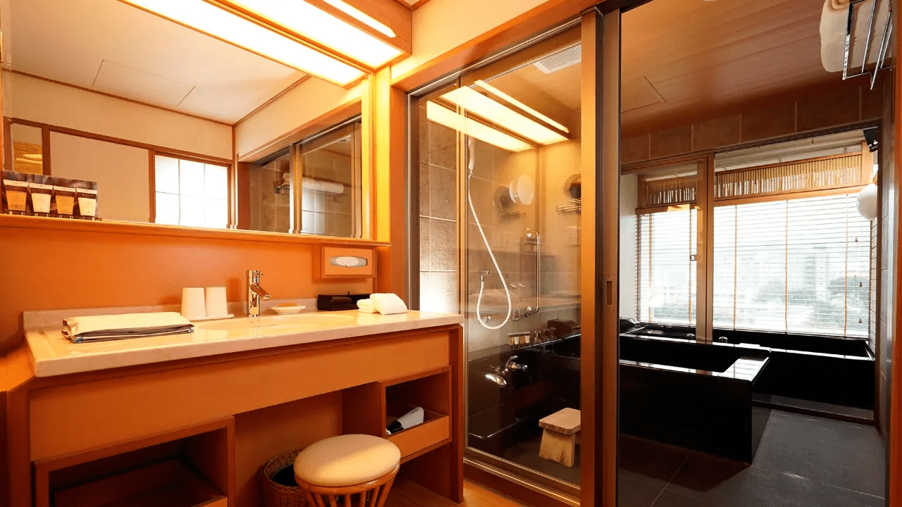 冷氣團影響全台、夜晚體感驟降，在北投泡一池溫泉成了最剛好的選擇