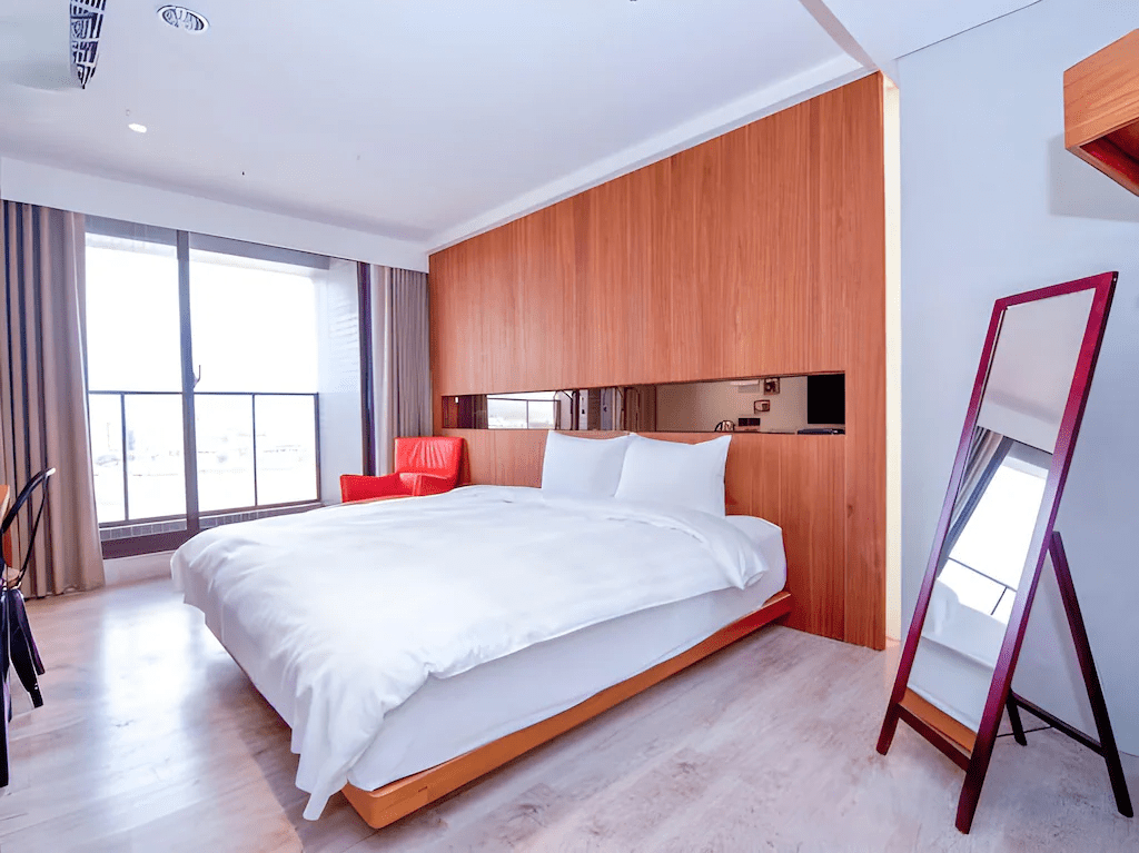 為下一趟台中旅行挑一間民宿，讓夜晚安靜、早晨有光，行程自然發生