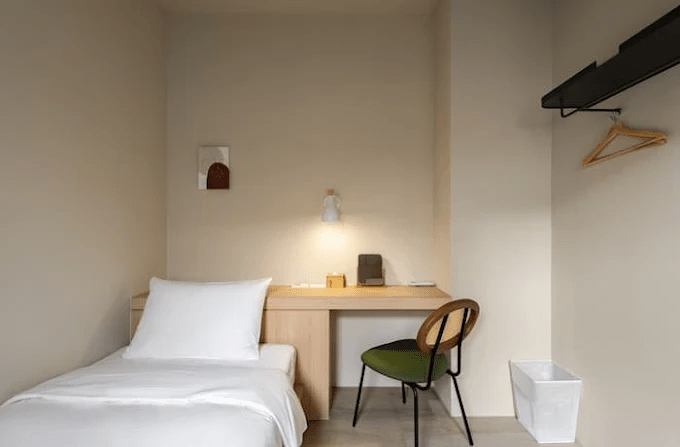 為下一趟台中旅行挑一間民宿，讓夜晚安靜、早晨有光，行程自然發生