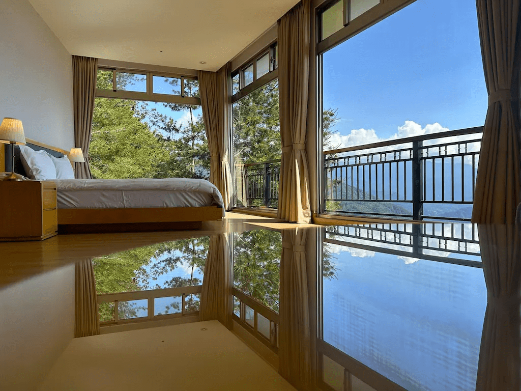 清晨在清境農場醒來,窗外是雲海與山色,這些住宿讓人願意多留一晚