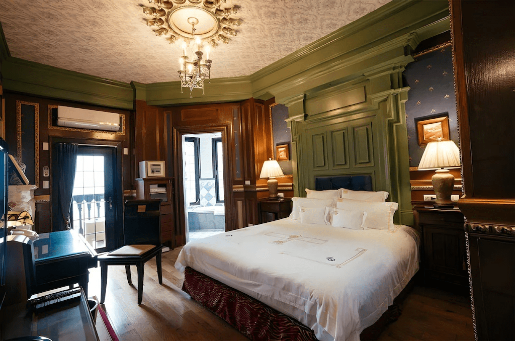 清晨在清境農場醒來,窗外是雲海與山色,這些住宿讓人願意多留一晚