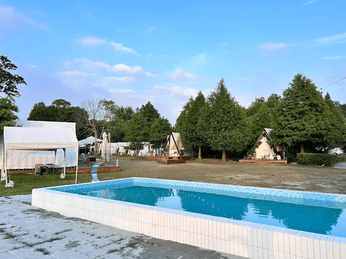 從午後抵達到夜晚微醺，在苗栗叢林開始 Glamping 過一場不用準備的懶人露營