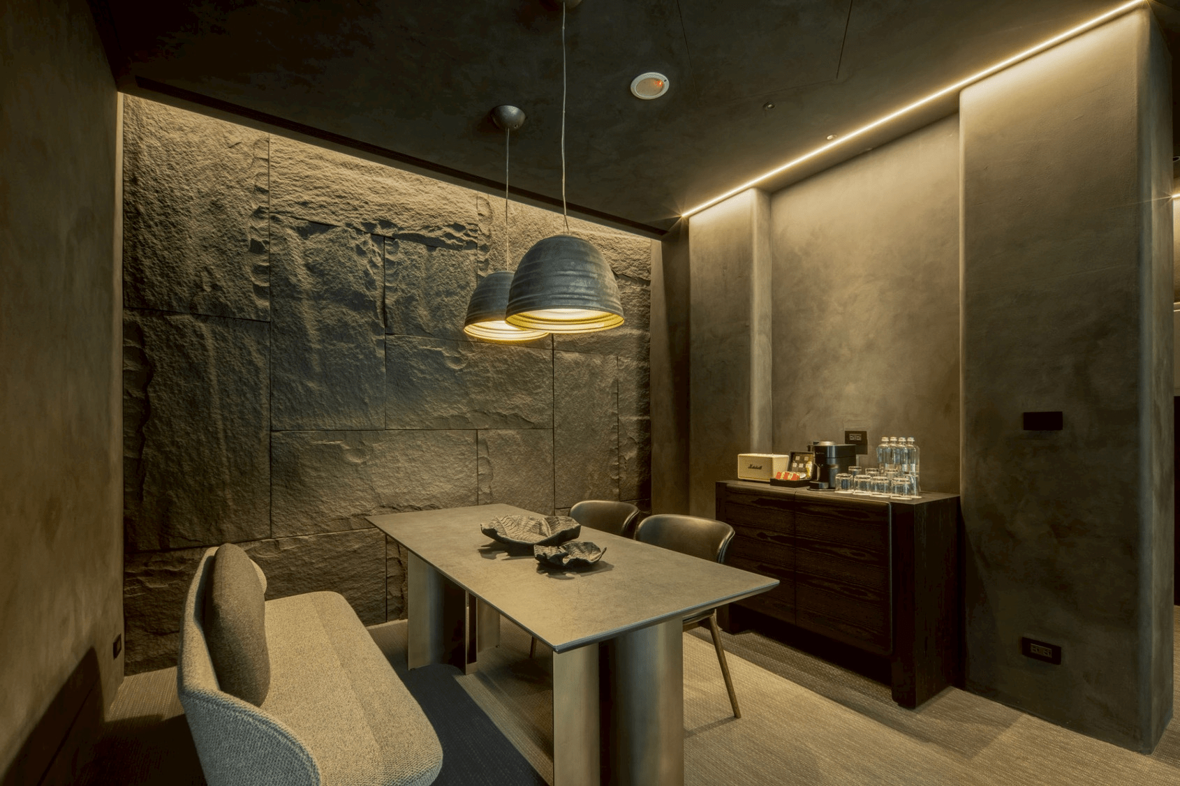 沿著山路走進烏來紅河谷，在蘇卡利・漫活 Villa 展開一段被自然包圍的慢時光