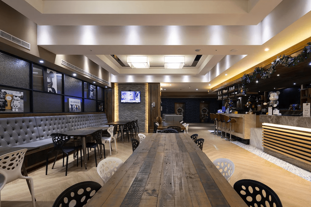 不趕行程的台中住宿選擇，在綠川旁住進凝萃 G11 水岸隱邸，把一天好好收尾