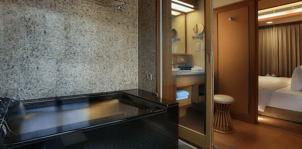 當身體開始想要溫度，沿著台灣山城，安排一場慢慢泡湯的假期