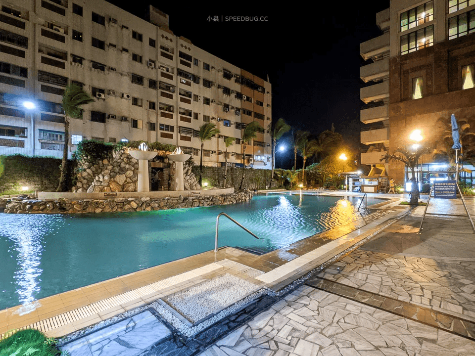 位於交通樞紐的娜路彎會館，周邊綠意盎然，是探索台東市區與周邊景點的理想基地。