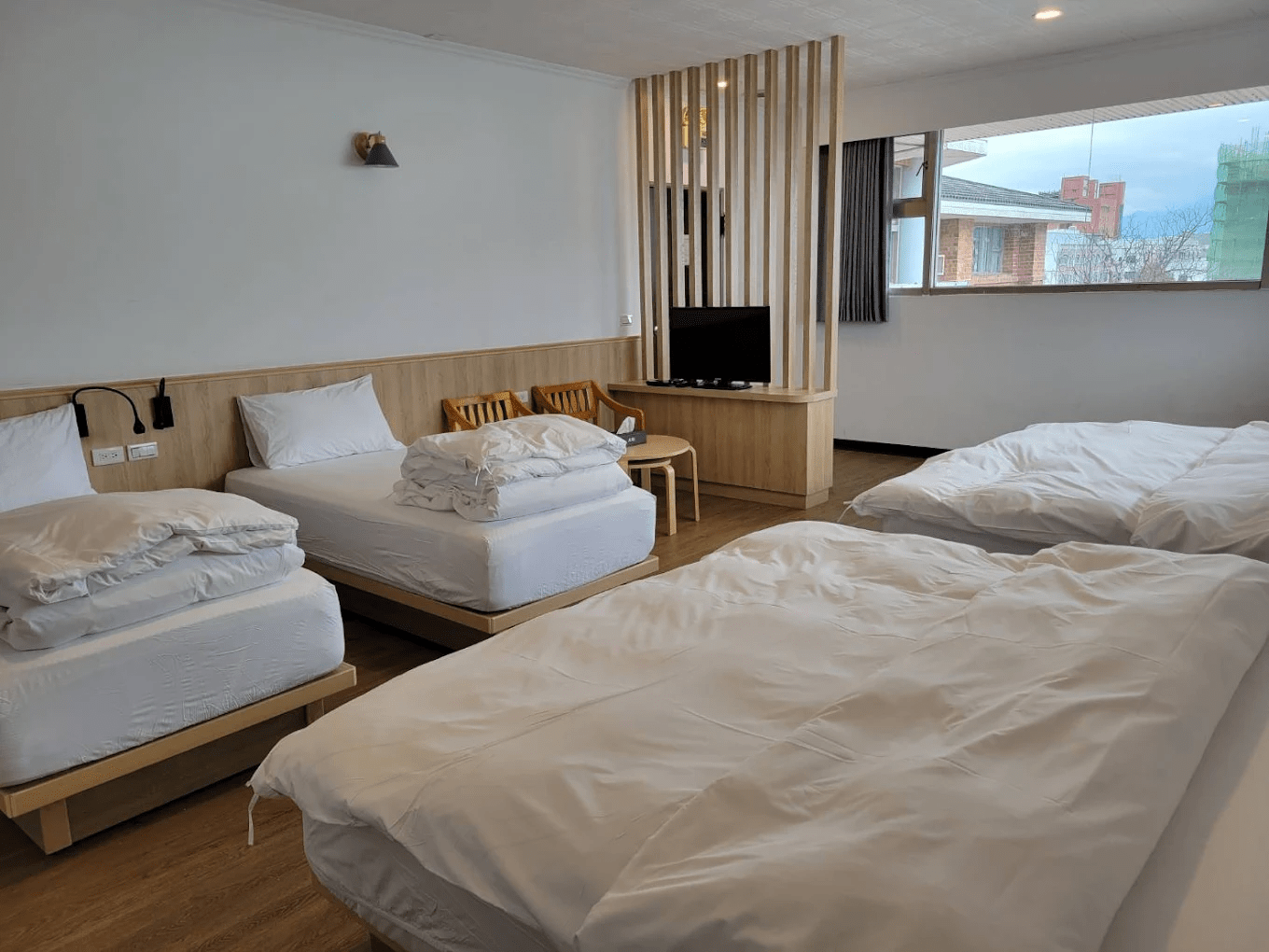 大地旅宿飯店外觀與周邊環境氛圍