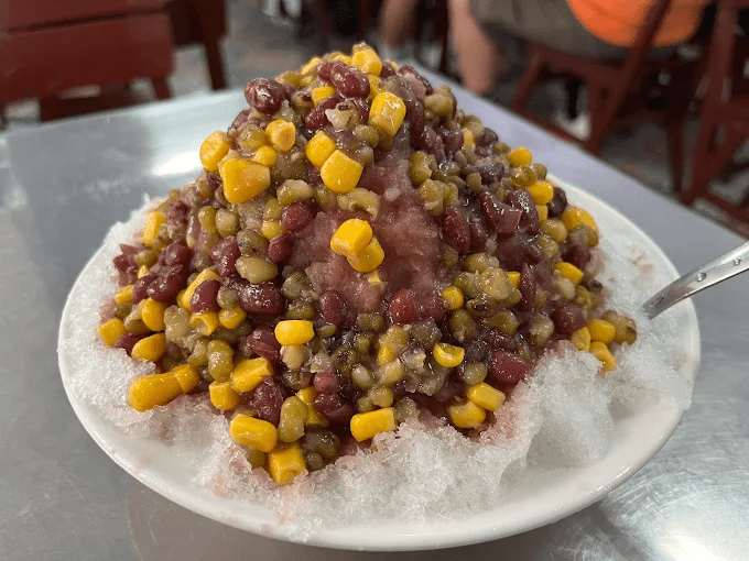 充滿復古情懷的小涼園冰果室，是夏日頭城旅遊中最清涼的歇腳處