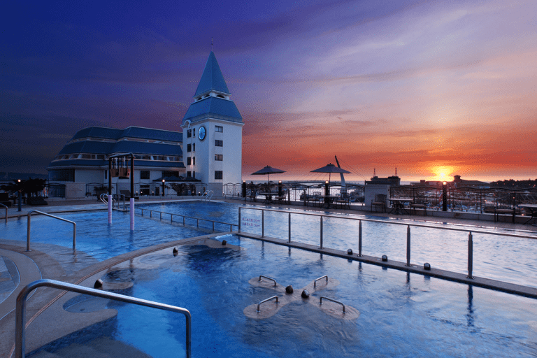 在海岸、城市之間來回切換，用福容大飯店串起一段不趕行程的台灣旅行