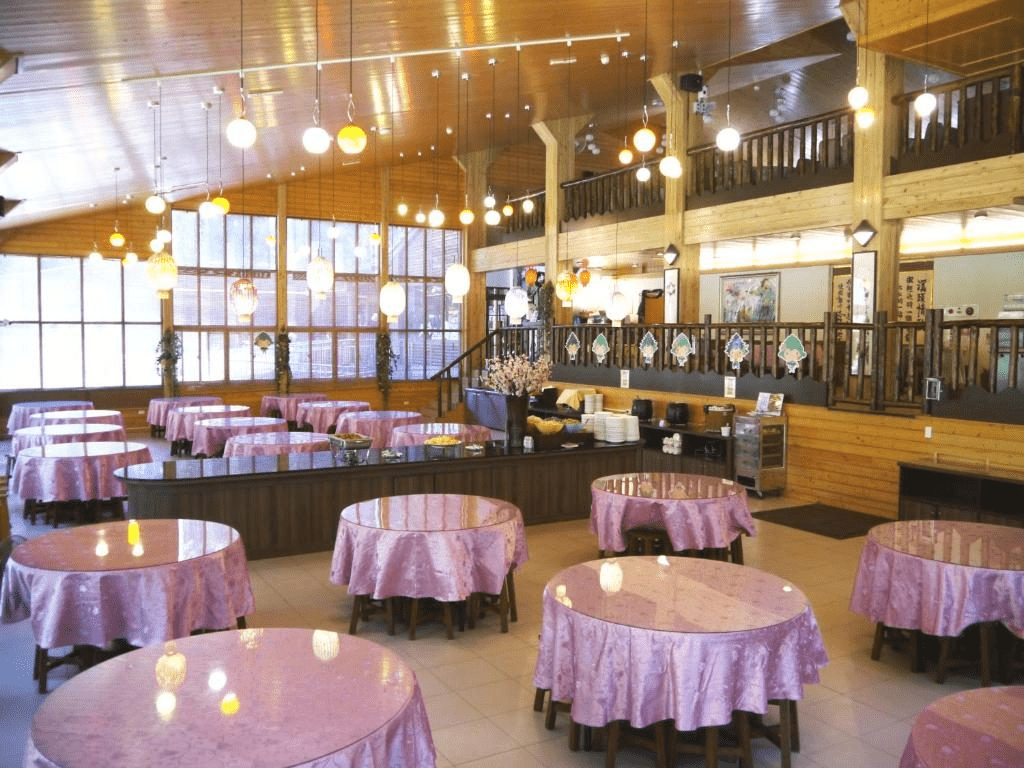 不趕行程地住進森林裡，溪頭青年活動中心成為鹿谷山區最剛好的停留方式