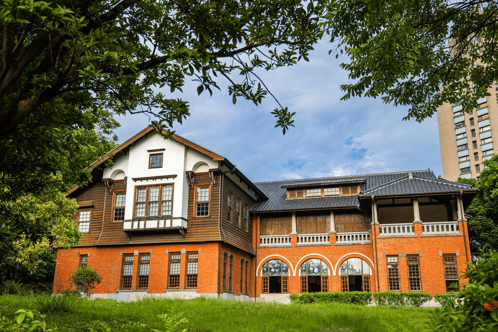 走一趟北投溫泉的漫遊路線，用散步與泡湯把城市時間慢慢放下