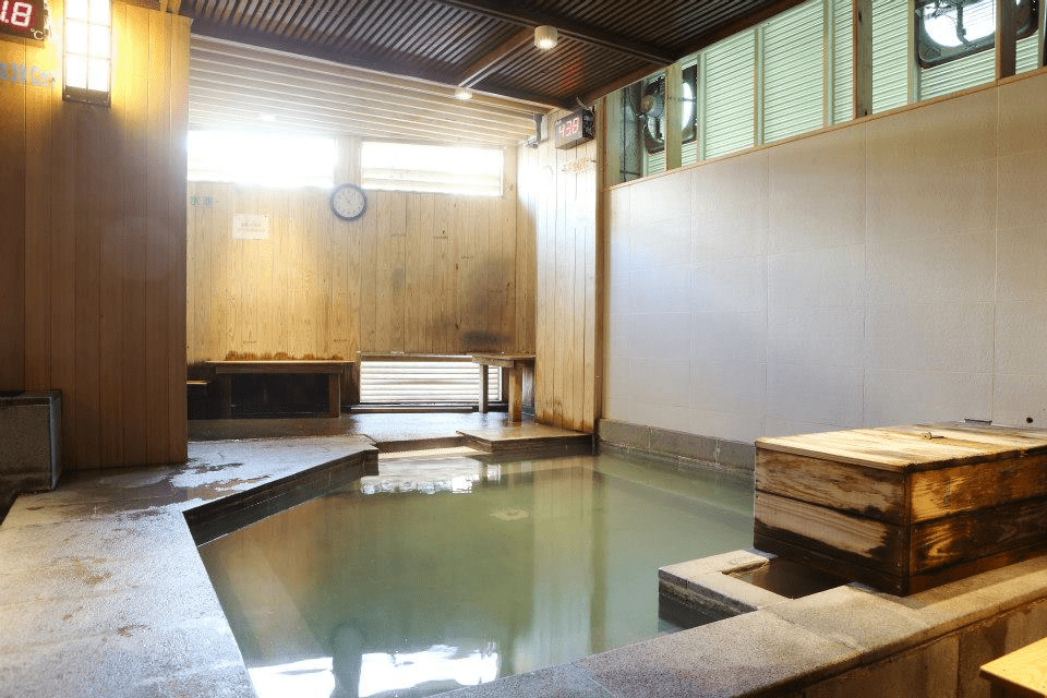 走一趟北投溫泉的漫遊路線，用散步與泡湯把城市時間慢慢放下