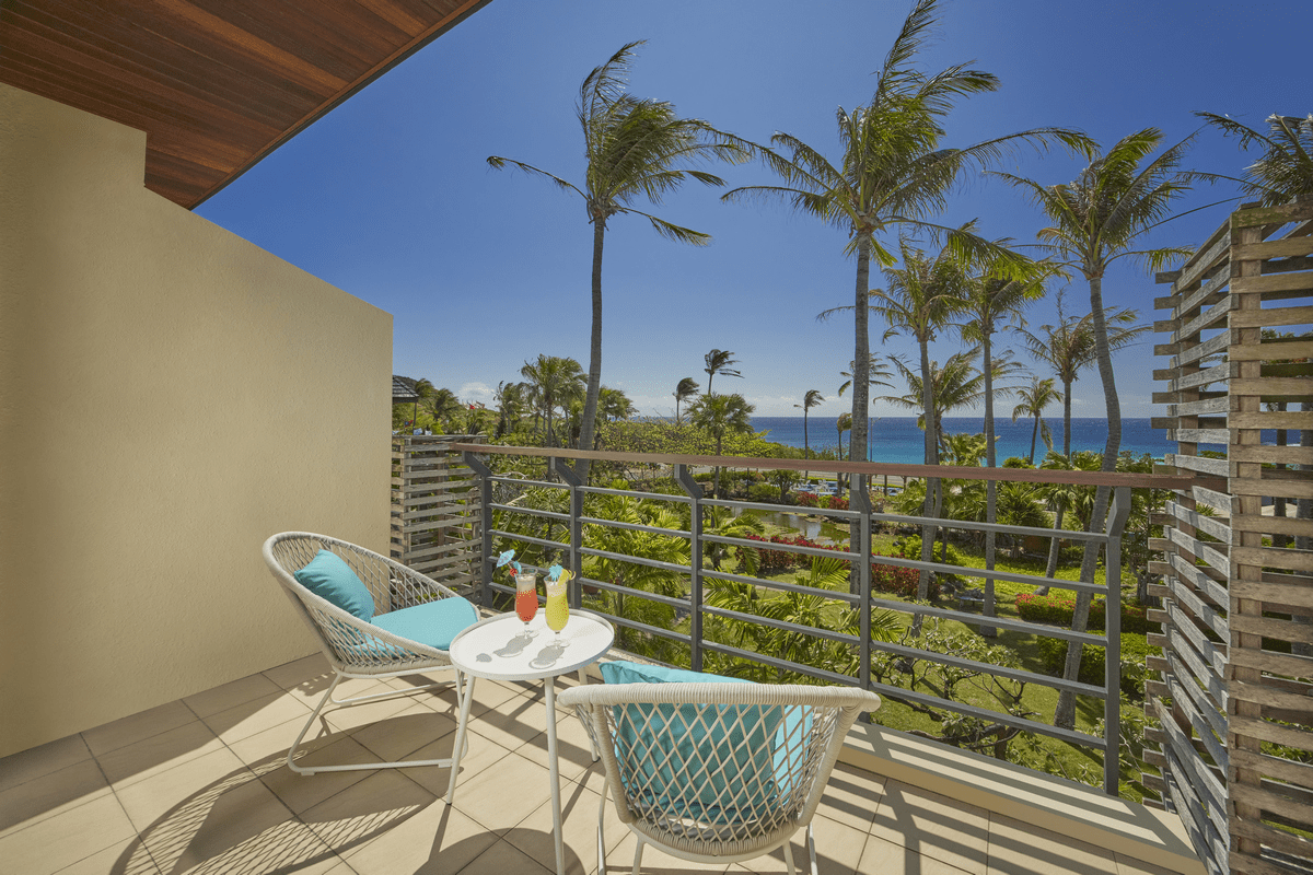 在國境之南把時間慢慢放下，住進墾丁凱撒，讓海風與陽光完成這趟渡假