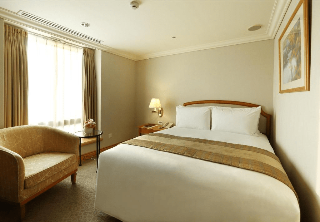 沿著港灣走進高雄住宿日常，在市心與海風之間找到讓旅程慢下來的落腳處