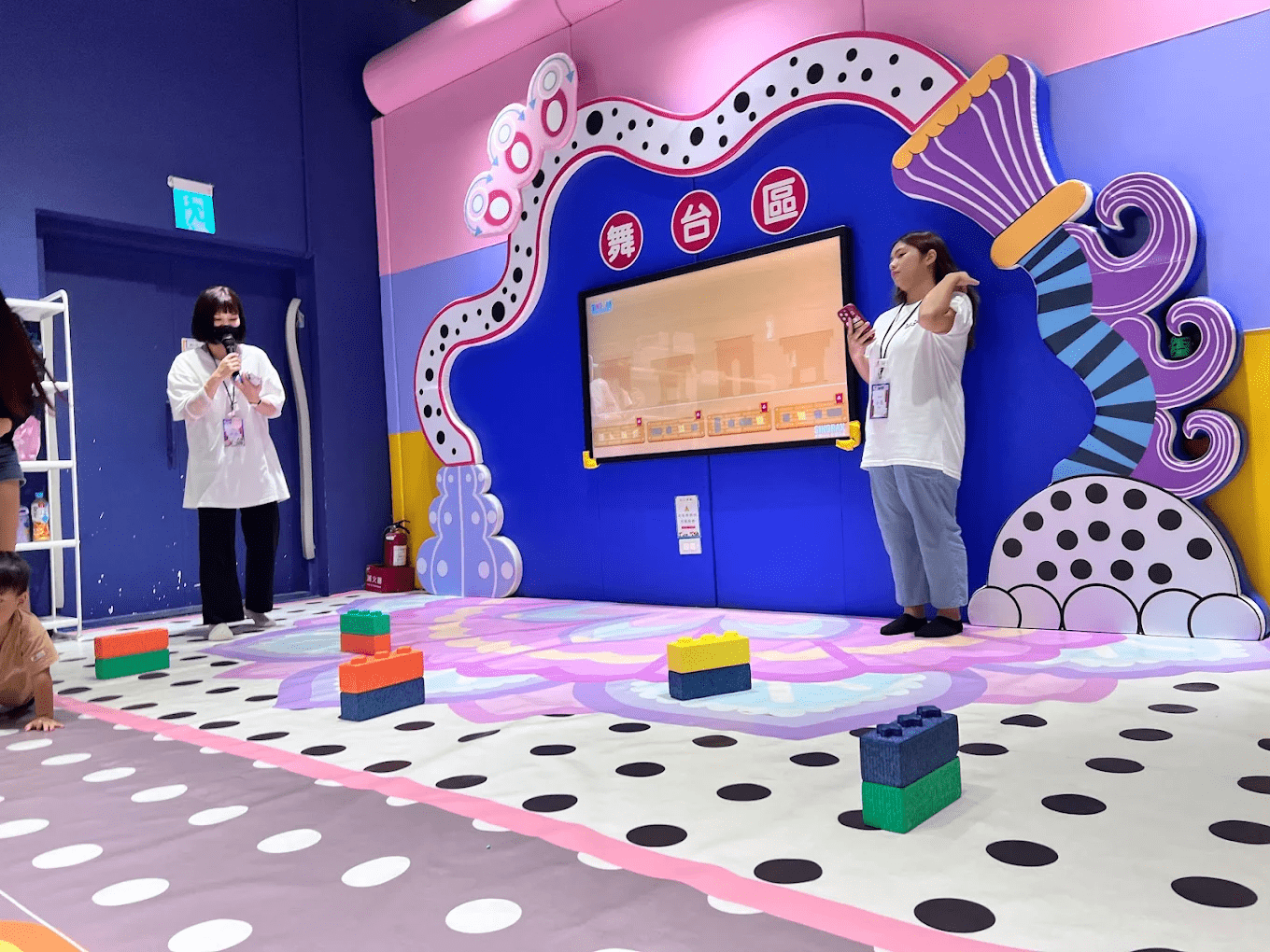 建築樂園HIGH5 整體繽紛場館設計引人入勝