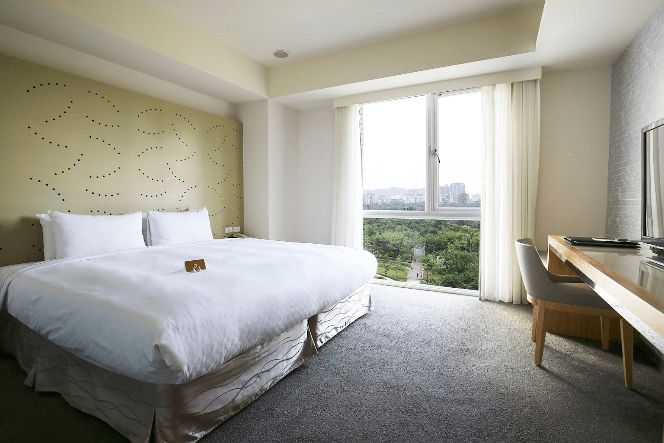 走進不同街區與風景，用一晚的住宿，重新感受台北城市節奏的層次變化