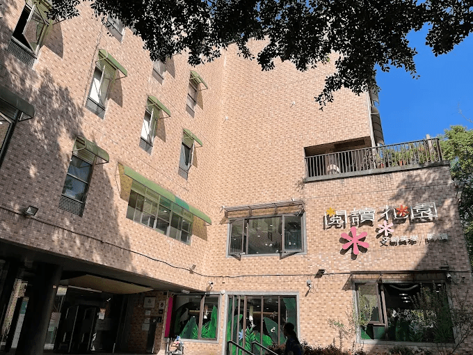 當午後光線落進南投埔里,小鎮景點、酒廠散步與一晚好住的旅行就這樣展開