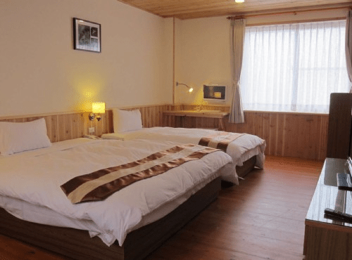 順著蜿蜒山路走進新竹五峰，雪霸休閒農場用雲海與山林迎接一段不趕行程的旅程