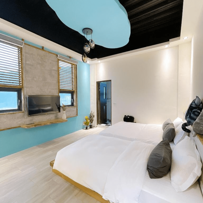 當海水退去、夜色降臨，綠島住宿成了旅程裡最重要的停泊點與休息節奏