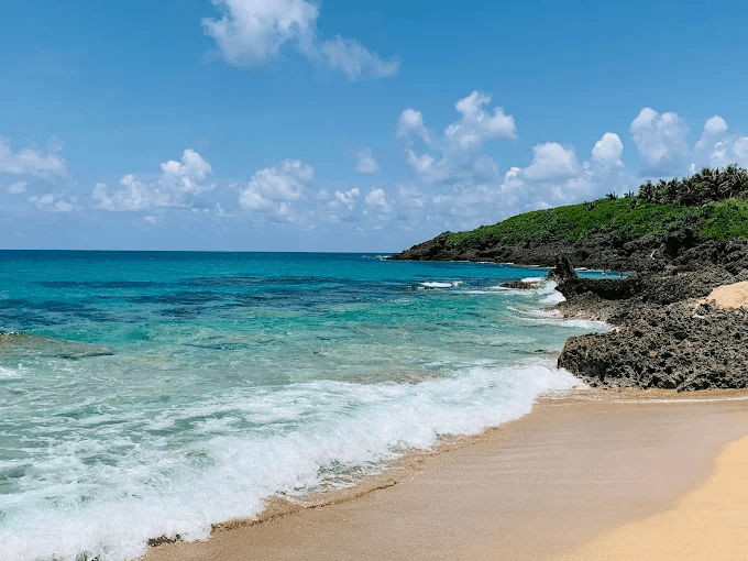 順著陽光與海線前行，在屏東墾丁國家公園收藏屬於南方的風與空氣