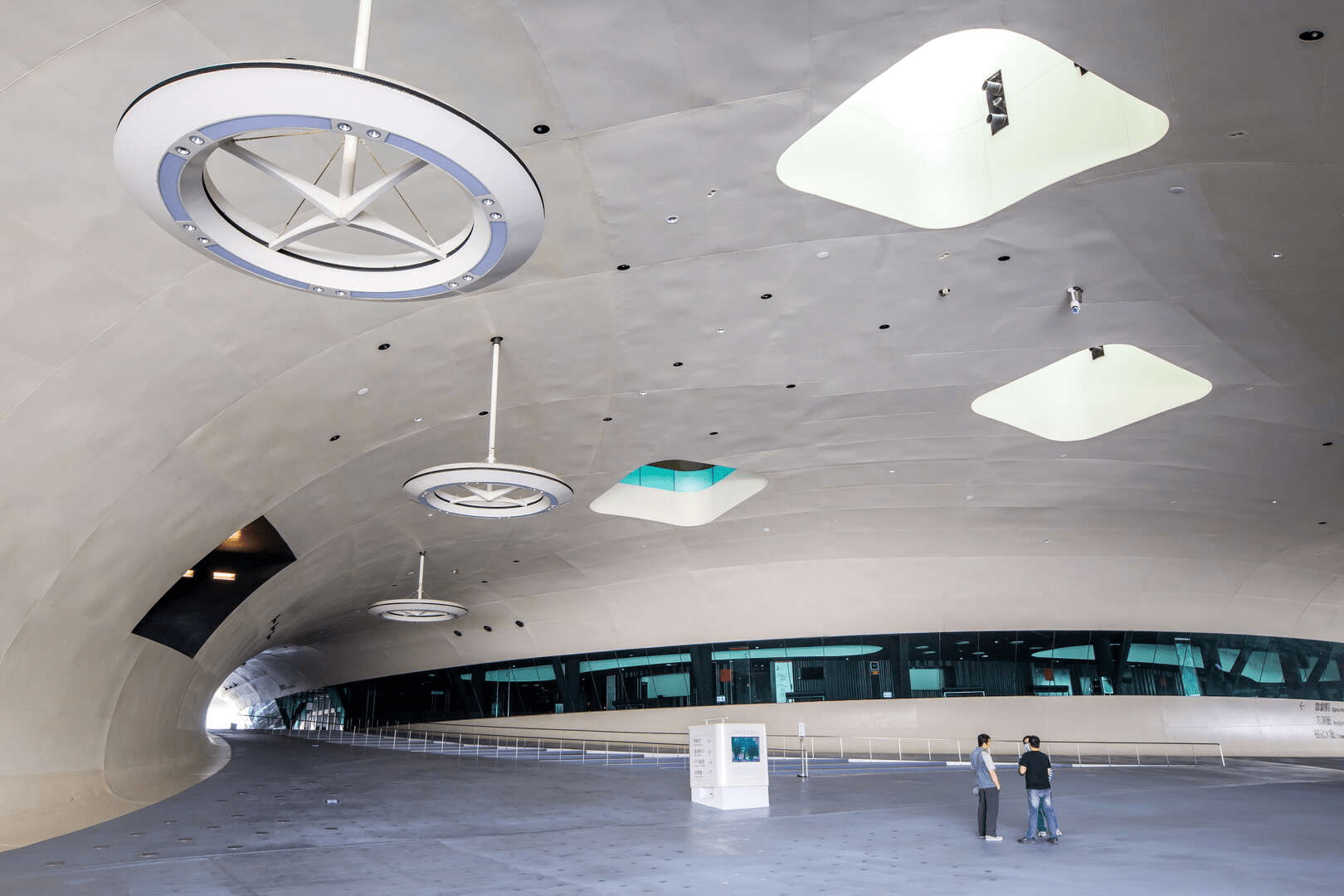 當天氣不想配合行程，就改走高雄室內景點路線，在展館與公共空間裡找回旅行節奏