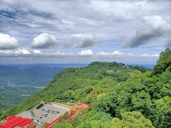 把一天交給苗栗古道慢慢走，從樹影到稜線之間剛好串起七條山林風景