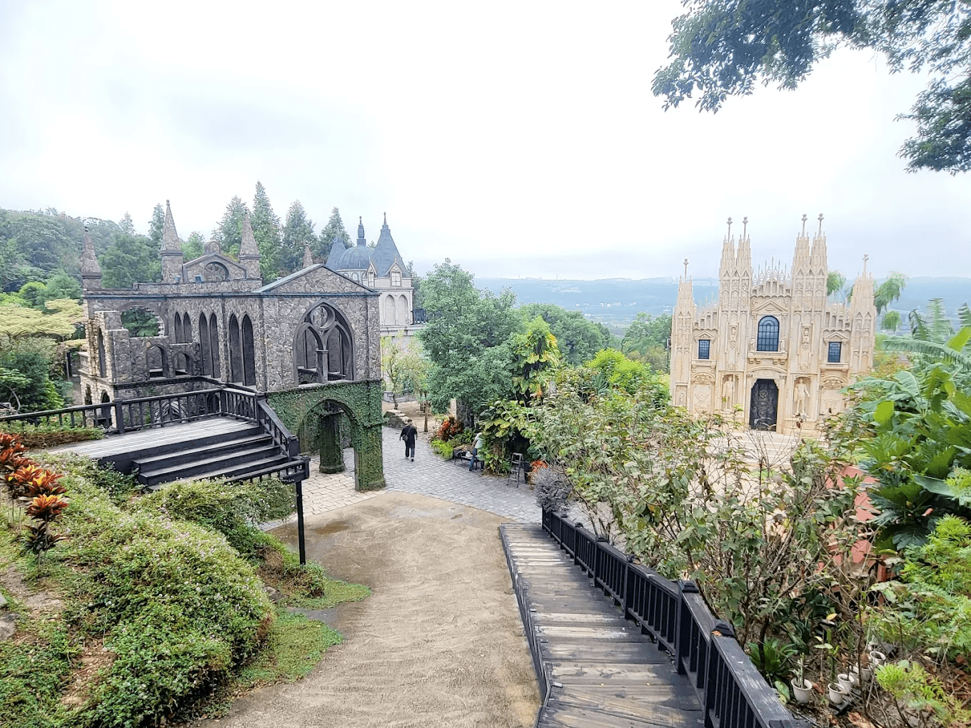 室內英式宮廷棚景展示
