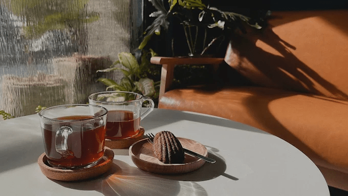 午後走進彰化八卦山天空步道，視線越過樹冠，城市與丘陵在遠方交會