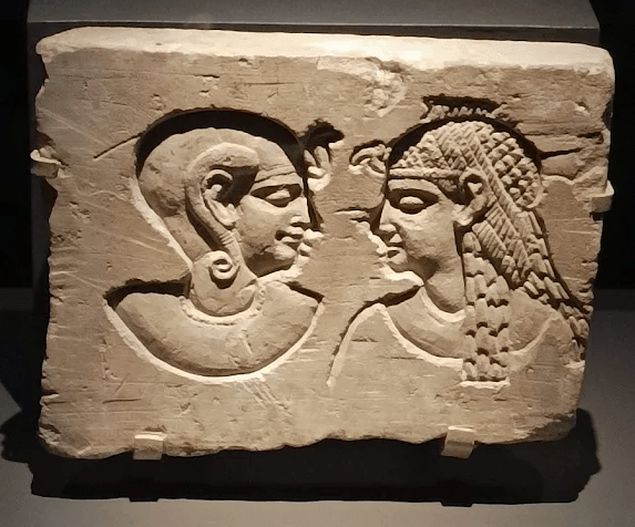 近距離拍攝的古埃及珍貴石雕與文物細節