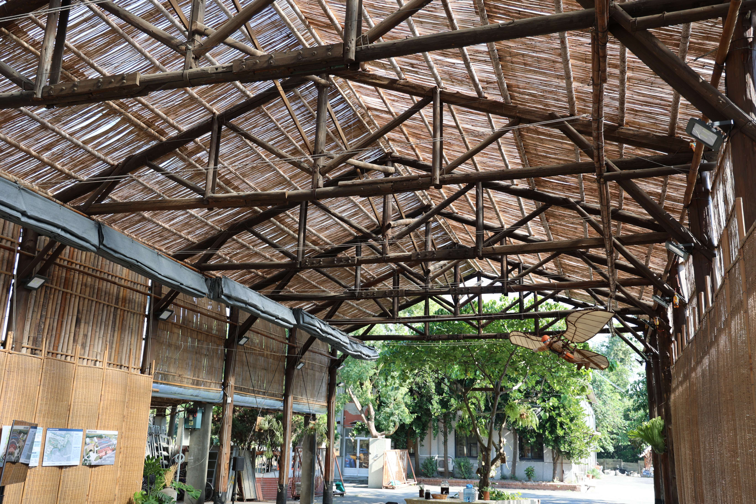 雲林斗六糖廠竹創基地的寬廣視野,將竹子與老廠房完美融合的戶外空間