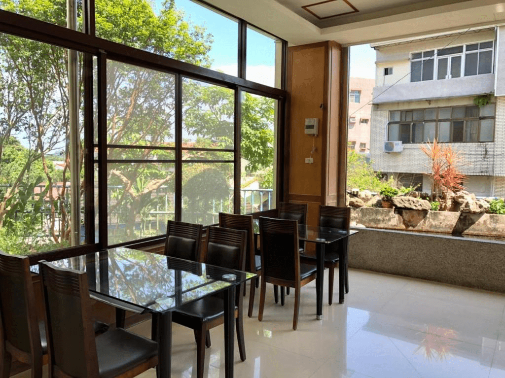 當山嵐飄過關子嶺溫泉街,在儷泉溫泉館泡一池泥湯感受台南山城的溫柔