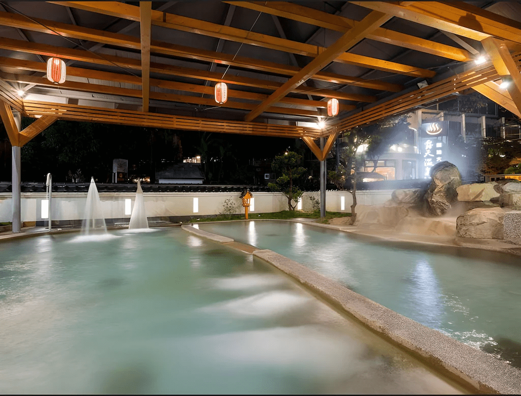 為了一池暖湯往山裡走，在谷關溫泉飯店住進冬天最剛好的安靜節奏